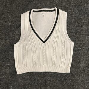 Garage Cable knit V neck Sweater Vest in White